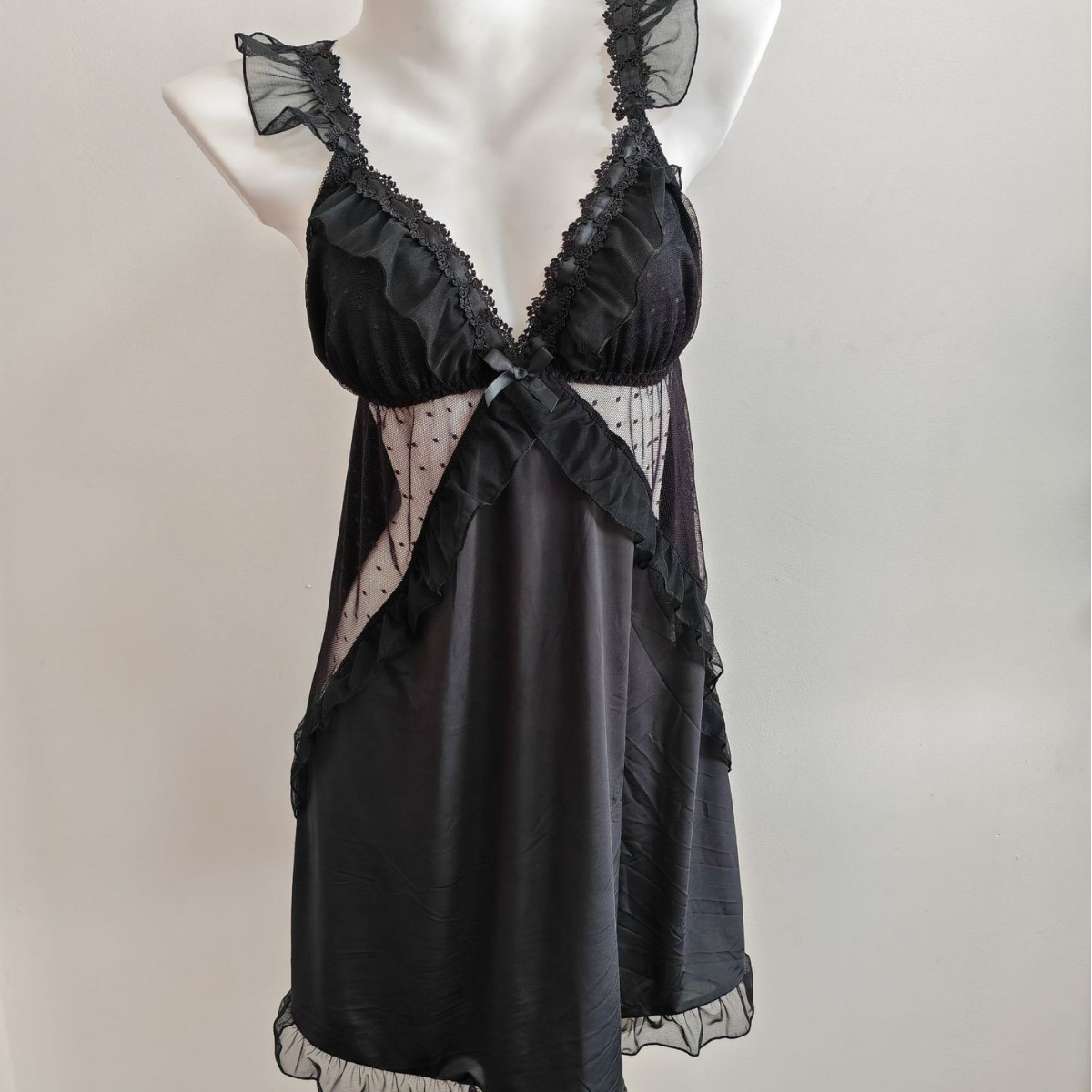 Women Black Ice Silk Nightgown - Spaghetti Strap Dress 评论和价格